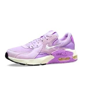 Nike Air Max women’s 7.5 new